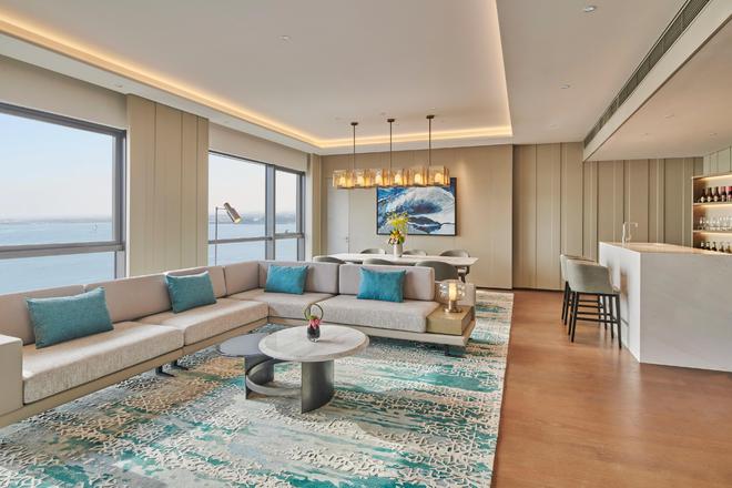 上海臨港雅辰酒店設(shè)計風(fēng)格以無柱方正，氣派不凡