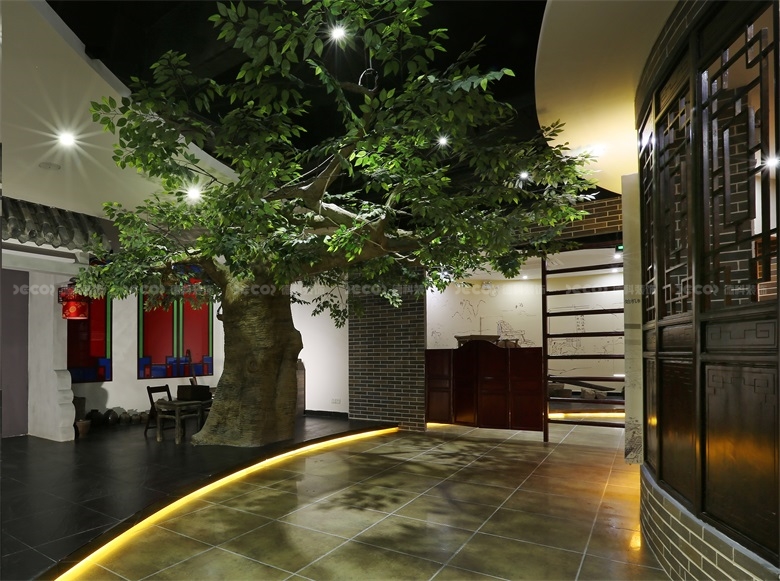 如何通過展館設(shè)計來創(chuàng)造一個引人入勝的展示場景？